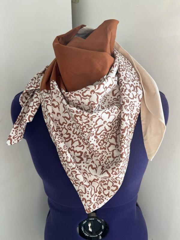 foulard t1 fleuri blanc